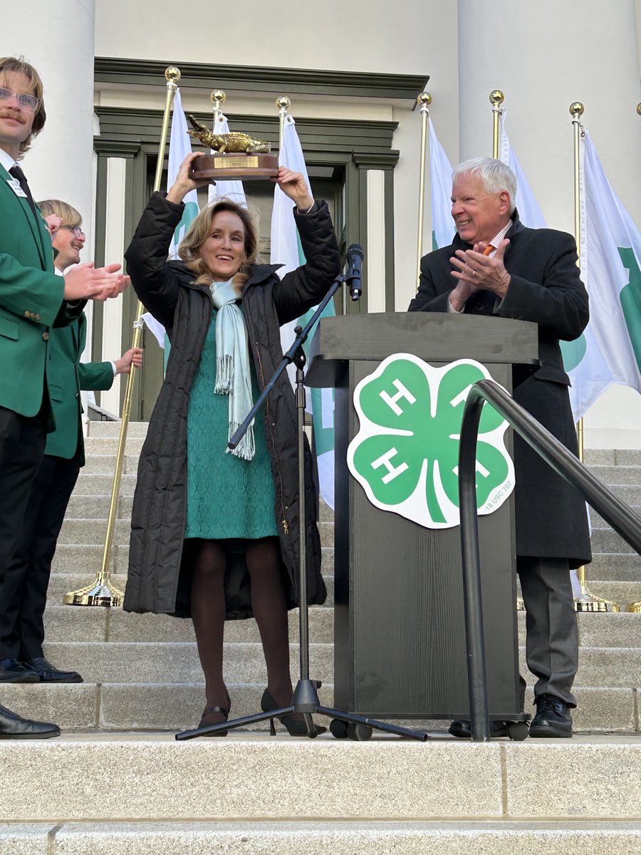 Chris Moran tweet media