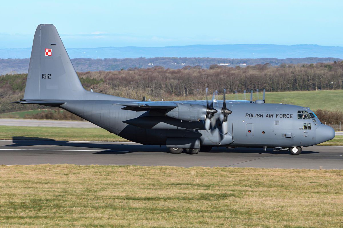Bristol isn’t known for military visitors, so Polish Air Force C-130H, 1512 caught our attention! Operated by 33.BLTr the transport arrived from Warsaw before departing home. The H model is replacing Poland’s C-130E’s whilst a new transport type is chosen 🇵🇱

📸 Westleigh Bushell