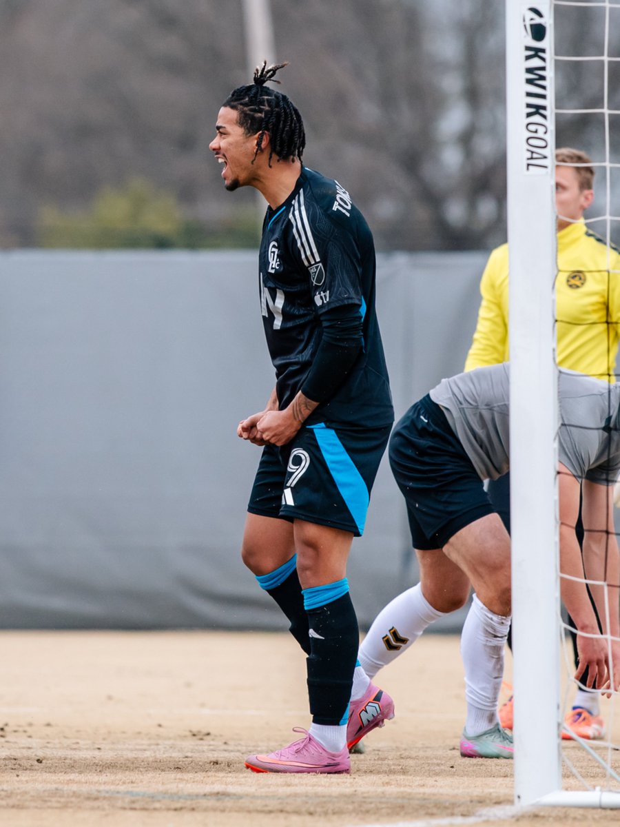 CharlotteFC's tweet photo. A moment for our #9 😌 https://t.co/IYj6Sx8O3C