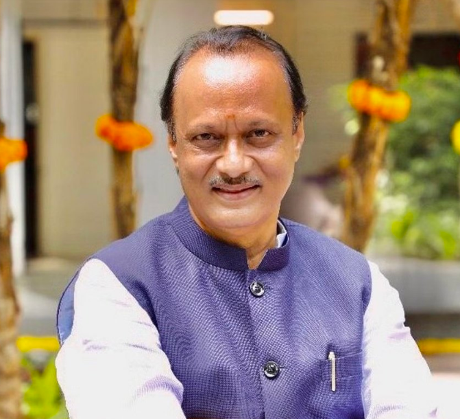 अजीत पवार ने  महाराष्ट्र में उपमुख्यमंत्री का पद संभाला है। वे 1999 से लेकर अब तक कई बार उपमुख्यमंत्री रहे हैं,
 जिनमें 2009 से 2014, और फिर 2019 से 2022 तक के कार्यकाल शामिल हैं। 
#AjitPawar  #AjitPawarPlaneCrash