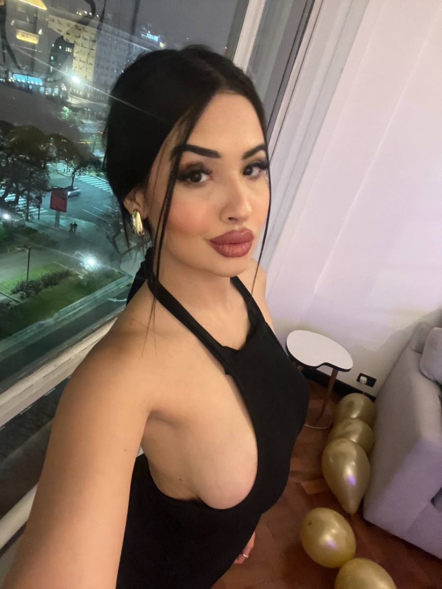 LynGoLinGo's tweet image. a gentle ghost online 👻