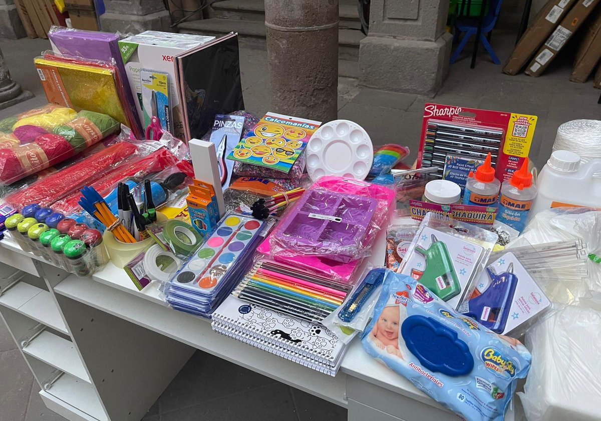 semujeresslp's tweet photo. Entrega de material 📦💜 a Unidades de Atención Integral en Salinas, Villa de Ramos y Mexquitic, fortaleciendo la atención y acompañamiento a mujeres y niñas. Acciones impulsadas por el Gobernador del Estado @RGC_Mx
#PotosíSinLímites #RicardoGallardo #ElCambioQueSeVive https://t.co/UoOuzZ490Y