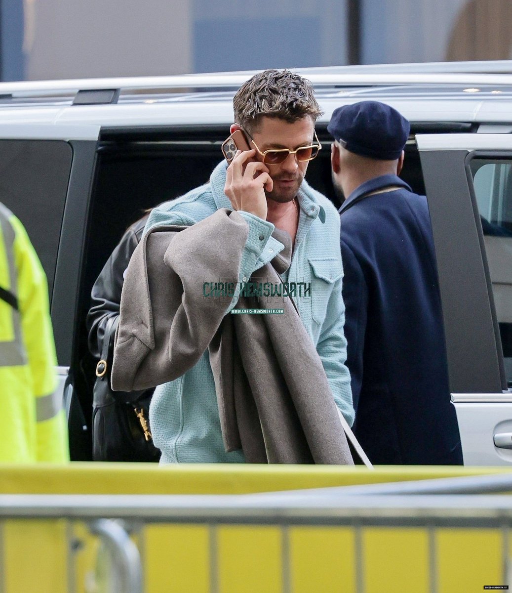 📸 Chris Hemsworth leaving BBC studios on January 28.
🔗 chris-hemsworth.com/gallery/thumbn…
