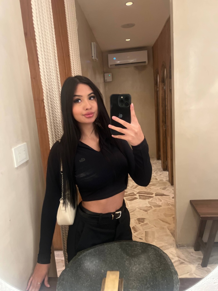 LynGoLinGo's tweet image. a gentle ghost online 👻