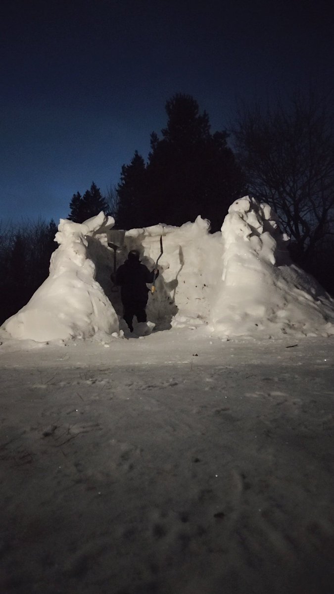 SewToBuy's tweet photo. Artist SewToBuy 💪 @sewtobuy #artist #SewToBuy #snow #art https://t.co/Z3Q4v6iYak