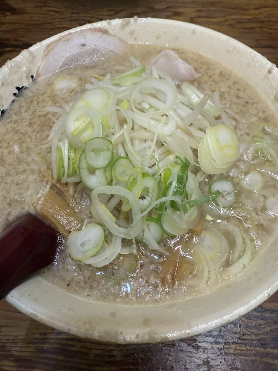 yo4shom's tweet photo. 無性に食べたくなる🍜
フットサルして痩せるぞ〜！⚽️ https://t.co/bHRiAB4sYG