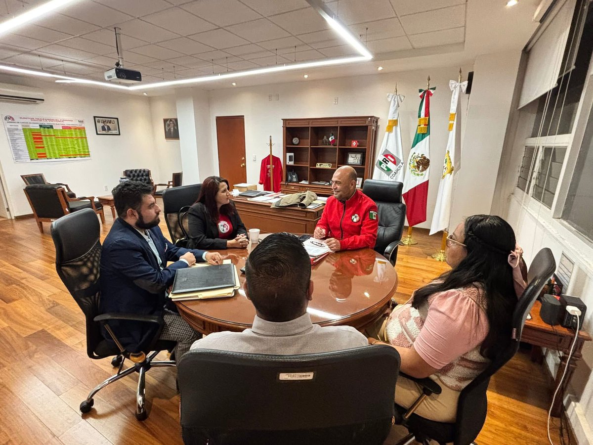 rigofuentes's tweet image. Construyamos partido todos los días.

La Secretaria de Acción Electoral, @ArletteMacpher1 y el Subsecretario Jurídico Electoral, Enrique Dupuy, llevan a cabo una labor con el Presidente del @PRI_MorelosOF, @eliasibps, que ya nos prepara en la #Ruta27.

🇲🇽 @alitomorenoc
@SAE_CEN