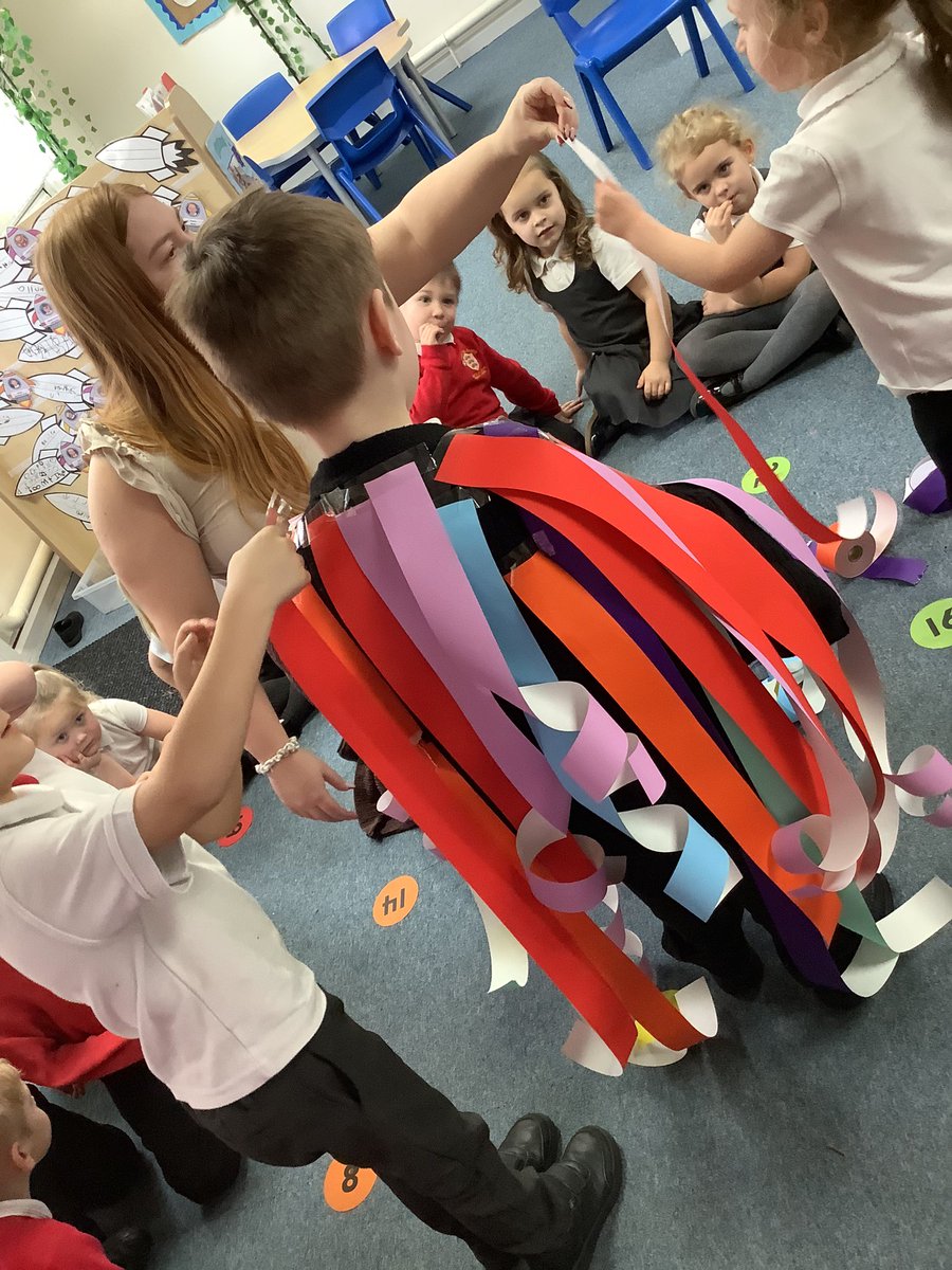 We have been learning the story of Joseph and The Technicolour Dream Coat! We worked as a team and used lots of colours to make our own coat! 🌈