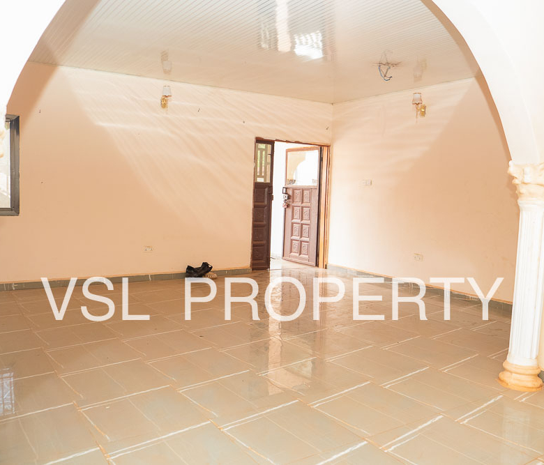 vslproperty's tweet photo. 🏡 FOR SALE | ALLEN TOWN, FREETOWN
6-bedroom duplex on 2 town lots
• 2 self-contained units
• All rooms en-suite
• Parking for 4–5 cars
• Fully fenced + EDSA power
Ideal for families or investors 📈
📲 +232 73 017891 https://t.co/Nfmo5GgSBV 

#AllenTown  #salonex #realestate https://t.co/FDjuwiXZ0c