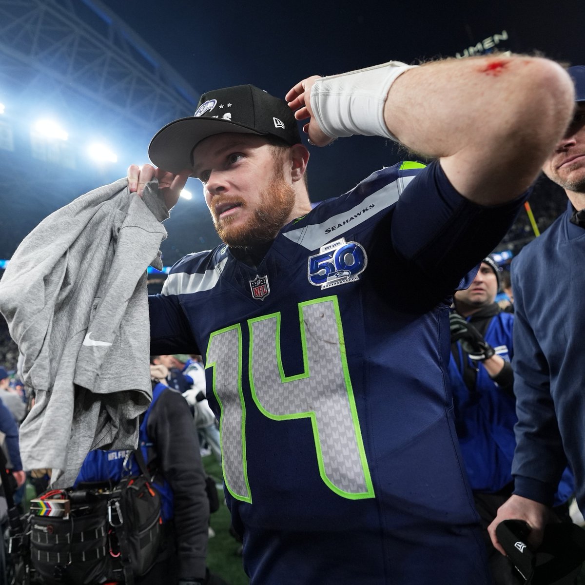 BetMGM's tweet photo. Sam Darnold wins the last two seasons: 30 

Jets wins the last six seasons: 28 https://t.co/sf4rbwD3eI