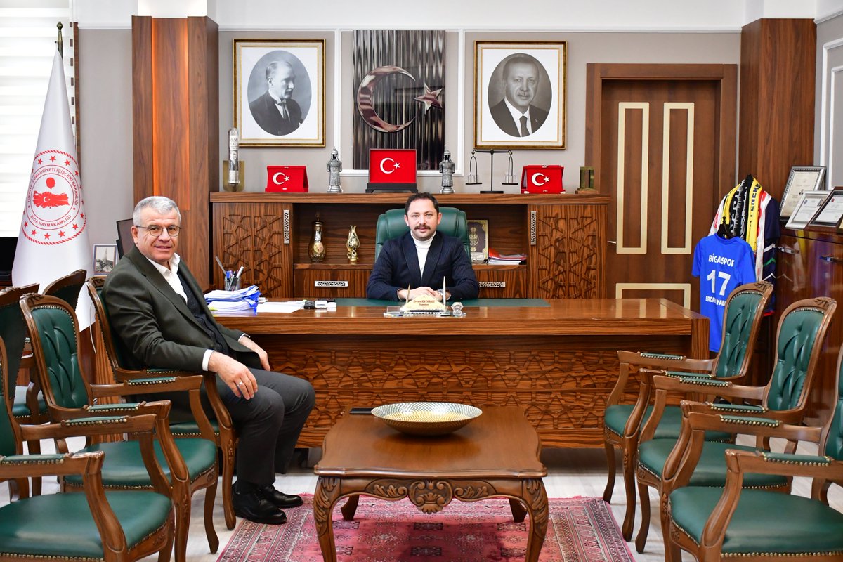 📍Biga Kaymakamlığı 

Kaymakamımız Sayın Ercan Kayabaşı, Karabiga Belediye Başkanı Sayın Ahmet Elbi’yi Kaymakamlık makamında ağırladı.

#Çanakkale
#Biga

<a href="/Ercan_Kayabasi/">Ercan KAYABAŞI</a>