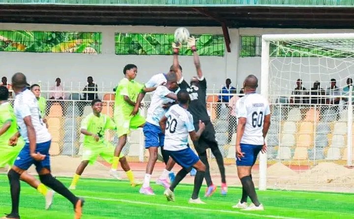 OfficialNAyawei's tweet photo. including wrestling, athletics, football, and other games.

It was a poignant moment to reflect on Senator Ewhrudjakpo's remarkable contributions, particularly in overseeing the sports ministry. I extend gratitude to top government officials and Bayelsans, who turned out in large https://t.co/5DG4kZ355X