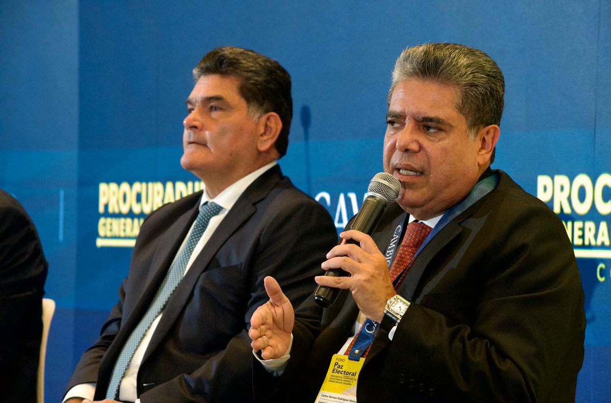 🚨El Contralor Carlos Hernán Rodríguez, aclaró que su análisis se hace desde la perspectiva institucional de la <a href="/CGR_Colombia/">Contraloría General de la República de Colombia</a>  y que esta no es la entidad directamente encargada de regular la ley de encuestas. 

📌En ese marco, reiteró que en todo trámite de proyectos de ley es