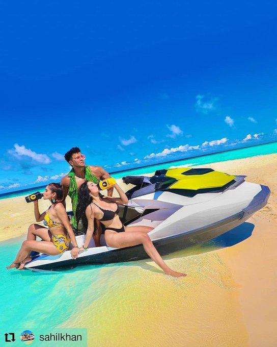 My first calendar shoot 17 titnessic(
n4  s
with

......
Sheraton Maldives Full Moon Resort &amp; Spa
1st Post of 2020 HOPE AAP KO ACHA LAGEGA YEH MERA 1st Calendar SHOOTS
Welcoming you all into a Grand New Year and a New Decade with this Launch of our H...