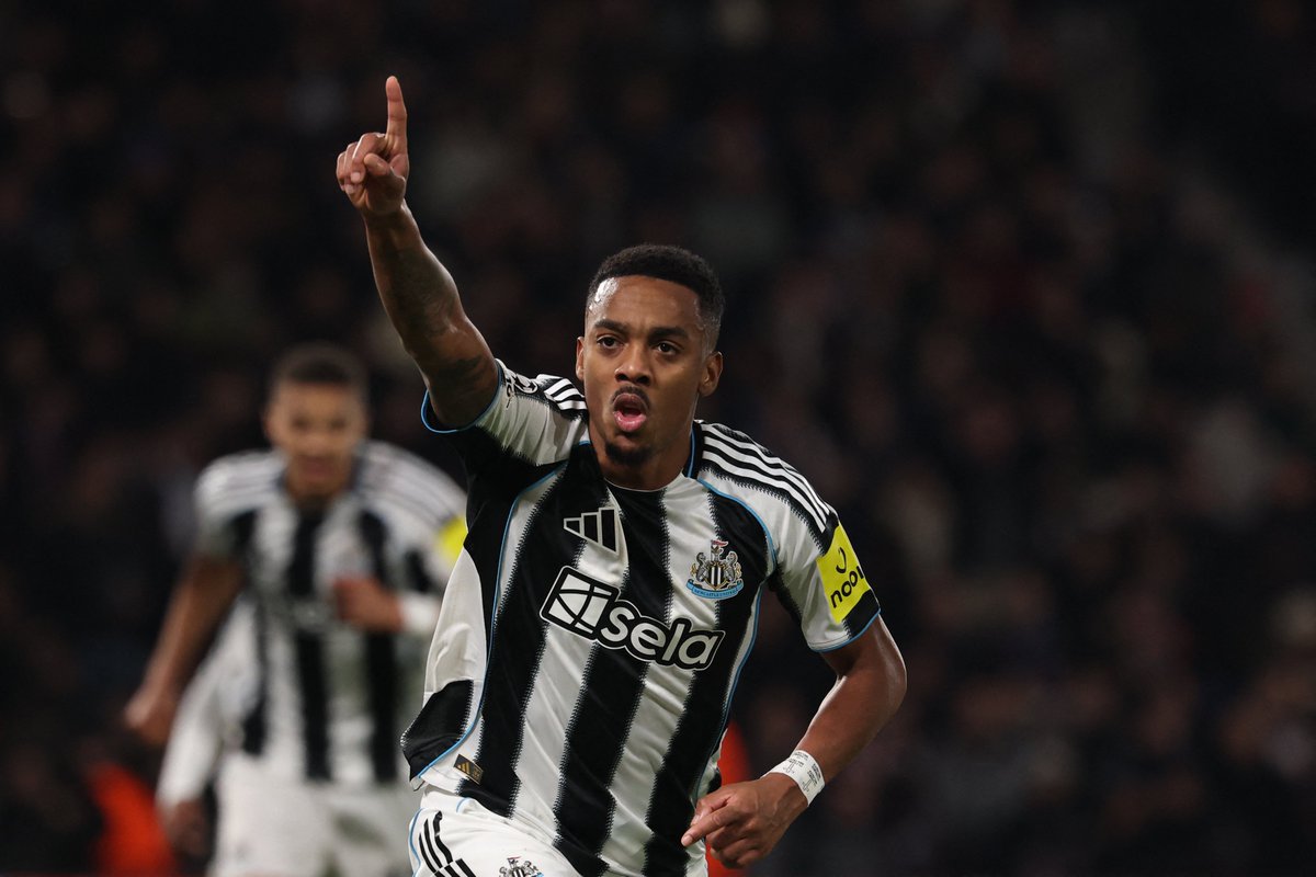 premierleague's tweet photo. What a time to get your first goal of the season...  ⚫️ ⚪️

Joe Willock heads @NUFC level on the stroke of half-time against PSG to make it 1-1 in Paris https://t.co/ehAmWyejgn