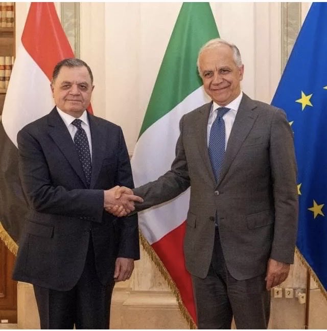 elio_vito's tweet image. A dieci anni dal rapimento, le torture e l’uccisione di Giulio Regeni in Egitto, Piantedosi riceve, stringe la mano, sorride e posta sui social l’incontro con il ministro egiziano. Uno schiaffo ai Familiari e alla giustizia italiana, con la quale l’Egitto non ha mai collaborato.