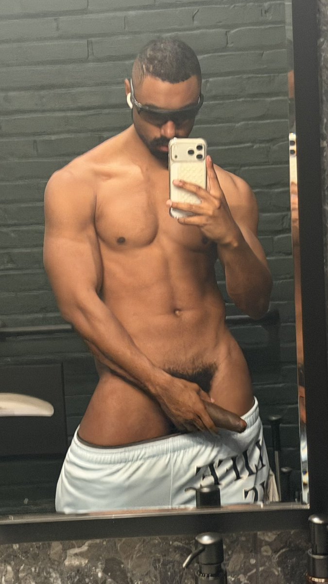 PhoebeDeluxe tweet media