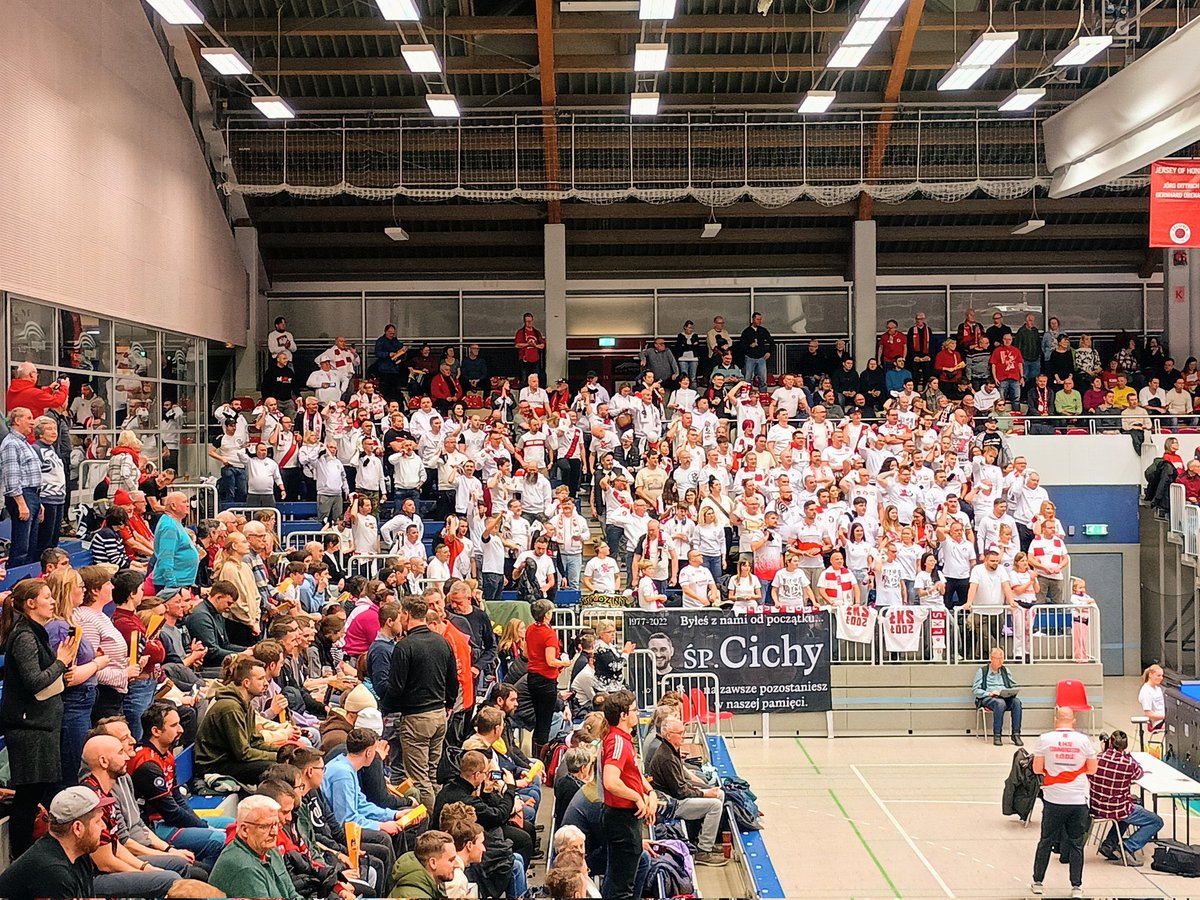 📍 <a href="/LKS_Commercecon/">ŁKS Commercecon Łódź</a> w Dreźnie.

Fot. <a href="/ZTavka/">Zas Tavka</a> #Łodzianie <a href="/PolscyKibicePL/">Polscy Kibice</a>