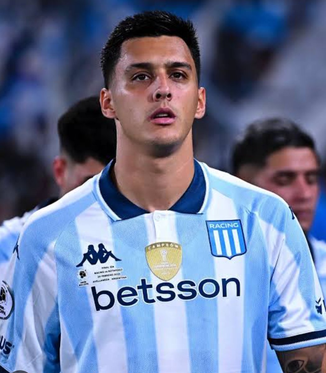 dottifederico's tweet photo. Nazareno Colombo jugará de 4. Es el 9no partido en su carrera que juega en esa posición y la 2da vez que lo hará en Racing (la anterior fue ante Luqueño en Paraguay). A priori parece un tanto arriesgado lo que decidió Gustavo Costas. https://t.co/2mnO3owbHe