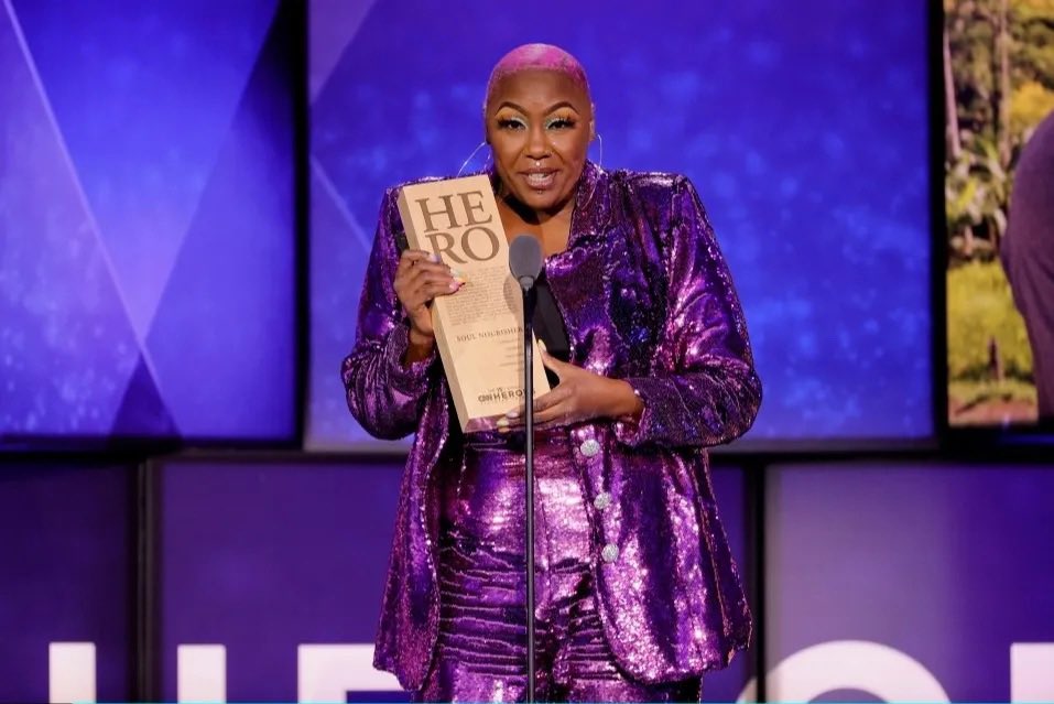 Loni Love tweet media