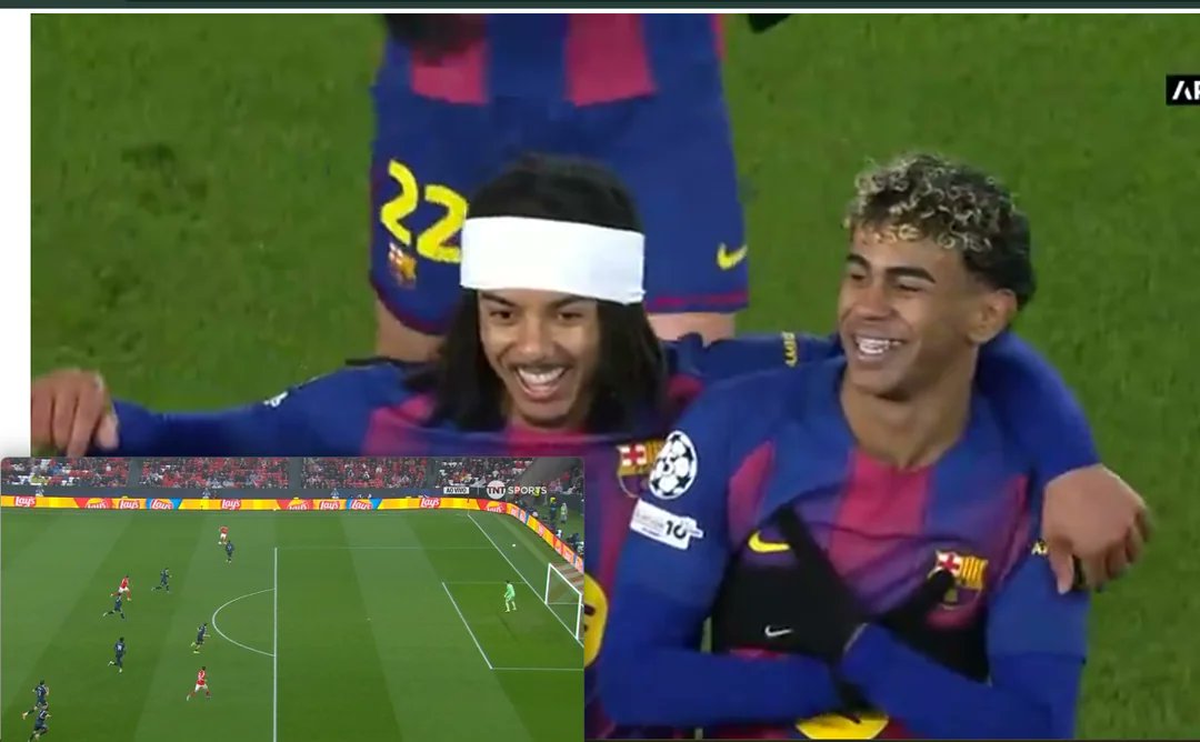 TrollFootball's tweet image. Barca fans with Lovewatch and Hatewatch at the same time