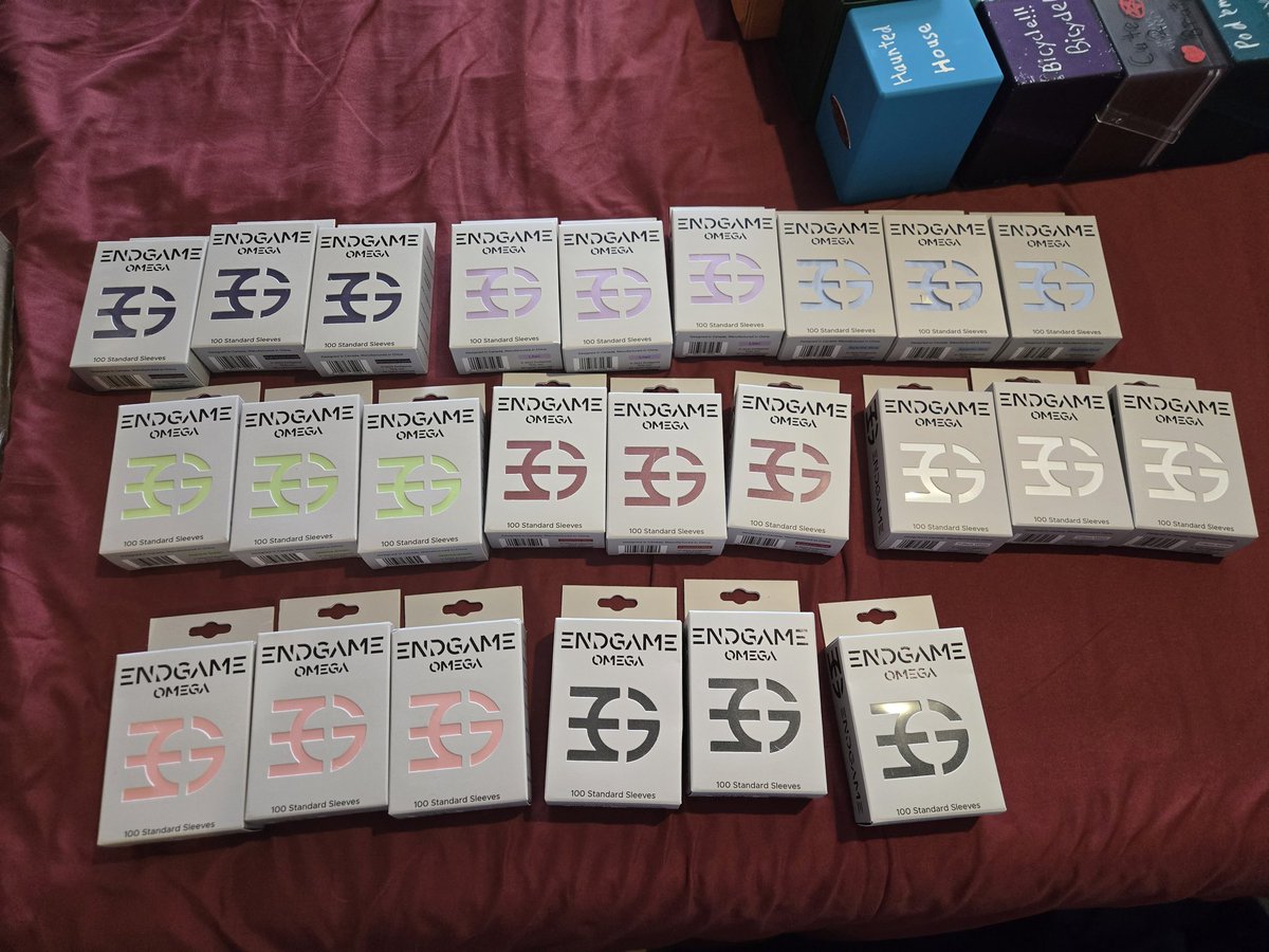UsagiKaede1's tweet image. So Endgame sent me too many of their amazing Omega sleeves...silly goobers.

Ill be bringing some to my meet and greet at Spotlight: Eclipsed to give away! (Feb 8 12.30-2pm)

If you would like your own head on over to endgametcg.ca amd use code "Kaede" for 10% off!