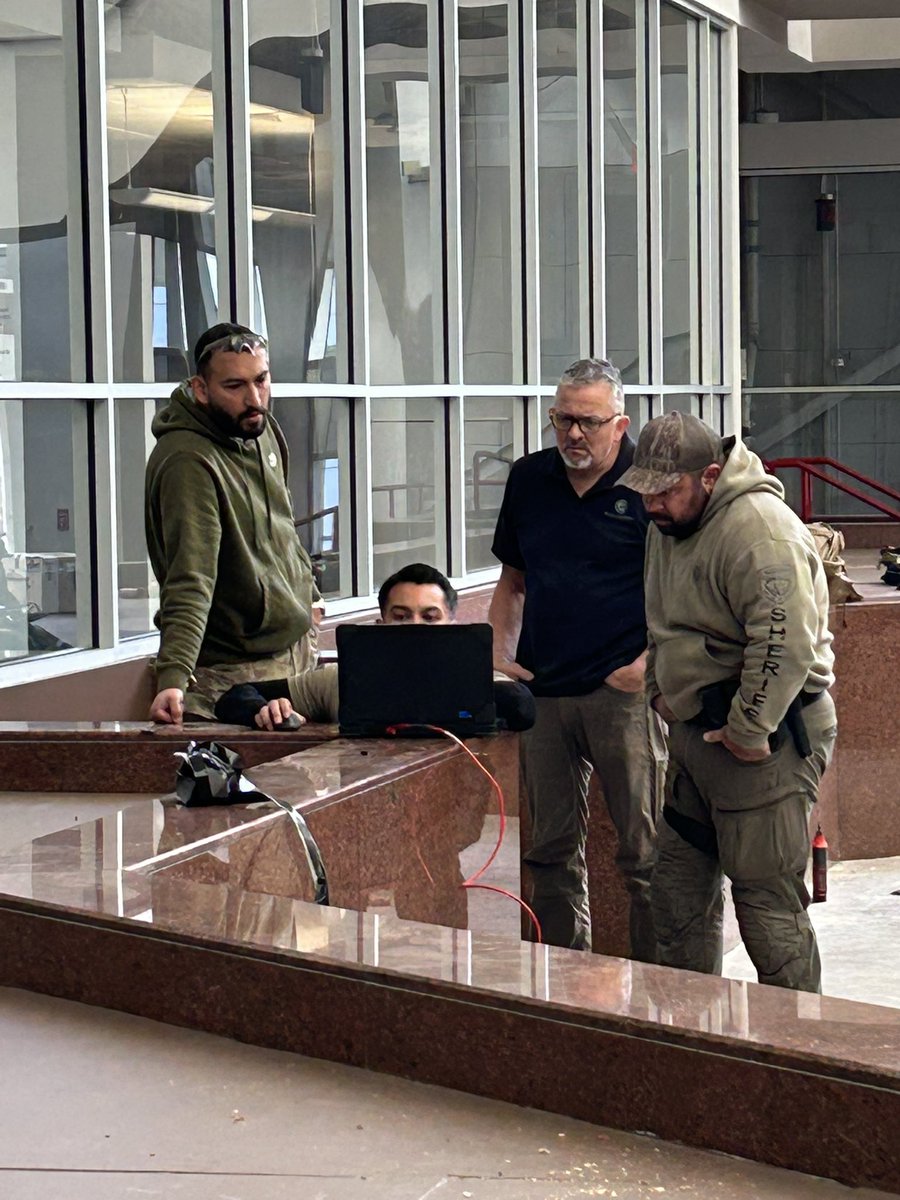 HCSO SWAT, Bomb & CNT tweet media