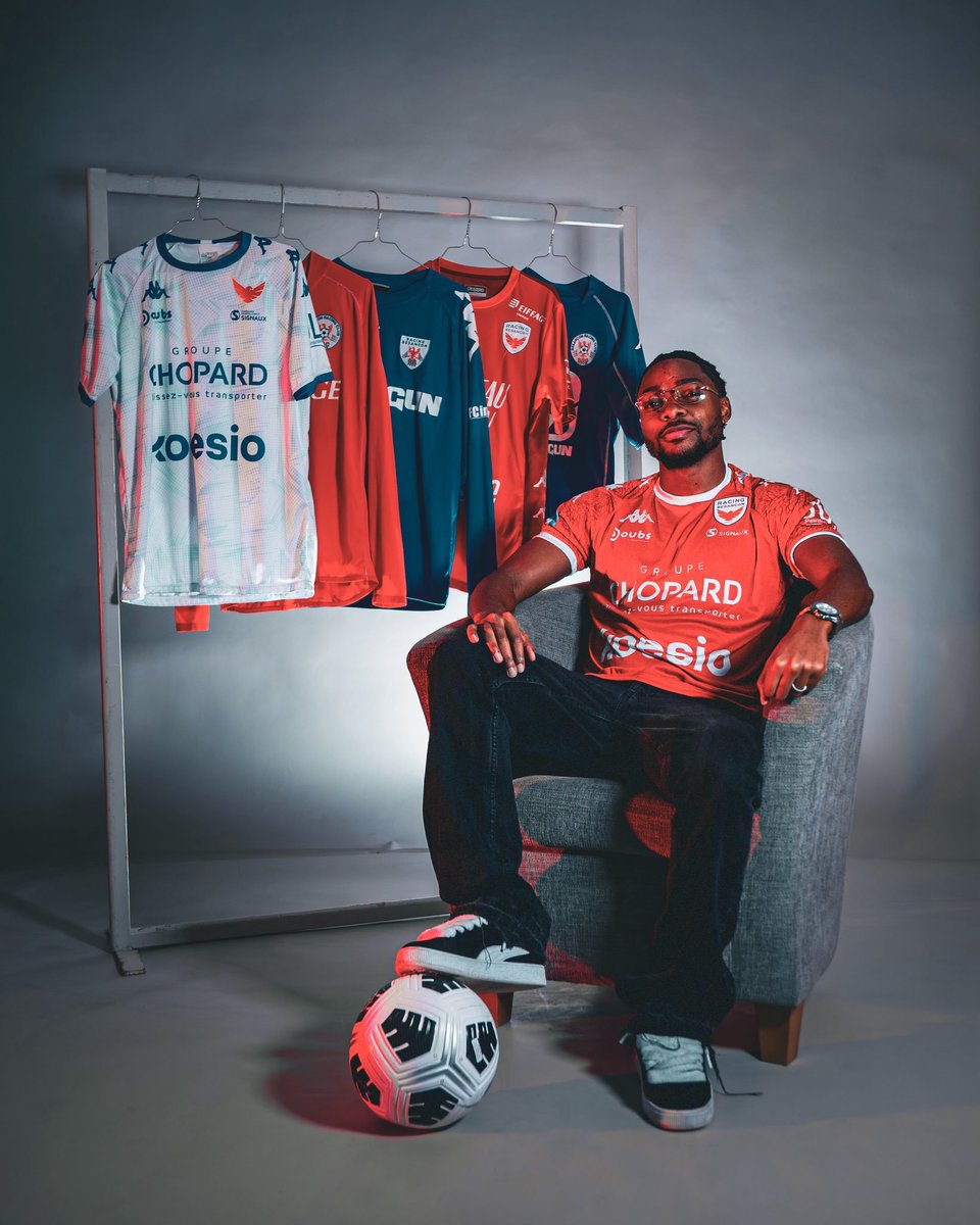 NFBFC_'s tweet image. 🔴🔵  𝗕𝗿𝘂𝗻𝗼 𝗦𝗮𝗺𝗯𝗼 𝗿𝗲𝗷𝗼𝗶𝗻𝘁 𝗹𝗲 𝗥𝗮𝗰𝗶𝗻𝗴 𝗕𝗲𝘀𝗮𝗻𝗰̧𝗼𝗻 ! 

L'arrière droit de 29 ans s'engage au sein de la capitale du temps en provenance de Jura Sud ! 

📸@racing_besancon