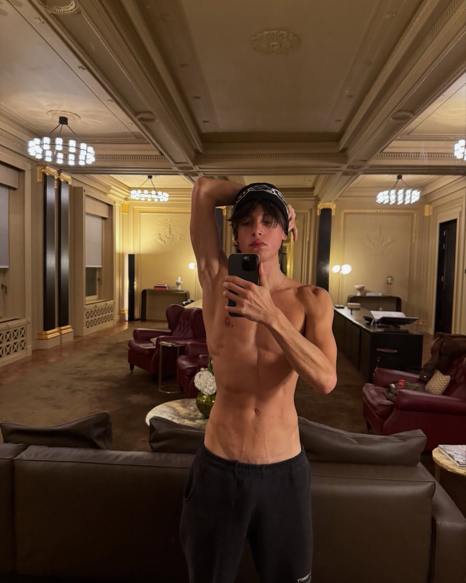 DannyRole's tweet image. Alive 😁

#LGBTQIAEndofJanuary