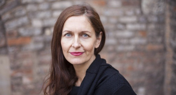 SOS_projevu's tweet photo. Klára Šimáčková Laurenčíková, speciální pedagožka se zaměřením na mj. "genderová studia", byla v letech 2022–25 zmocněnkyní pro lidská práva ve Fialově vládě. S nástupem nové vlády na funkci rezignovala, protože tušila, že by v ní dlouho nezůstala. Za celou dobu působení se ani jednou nezastala nikoho z desítek perzekuovaných za své názory a nijak nebránila základní občanské právo - svobodu projevu.

Tato nesmírně ambiciózní dáma woke progresivistické orientace a podporovatelka neúspěšné inkluze se vzápětí ucházela o funkci ombudsmanky, ale hlasováním Senátu neprošla. Její šance však dostaly nečekanou vzpruhu.

Pomohl jí k tomu prezident Pavel, který ji navrhuje mezi 6 kandidátů (vedle prezidenta má dva návrhy Senát a dva konference rektorů), o kterých má brzy rozhodnout sněmovna - přestože již byla Senátem zamítnuta. To těžko chápat jinak, než jako další pokus   prosadit své politické preference proti vůli ostatních demokratických institucí.

Ne, Petr Pavel opravdu není prezident, který chce zastupovat celou společnost a nevytvářet zbytečná napětí. Petr Pavel (nebo spíš jeho hradní tým) chce kolem sebe koncentrovat moc a být hlavním centrem odporu proti vládě i (vzhledem ke jménům, kterými se obklopuje) proti svobodě projevu.