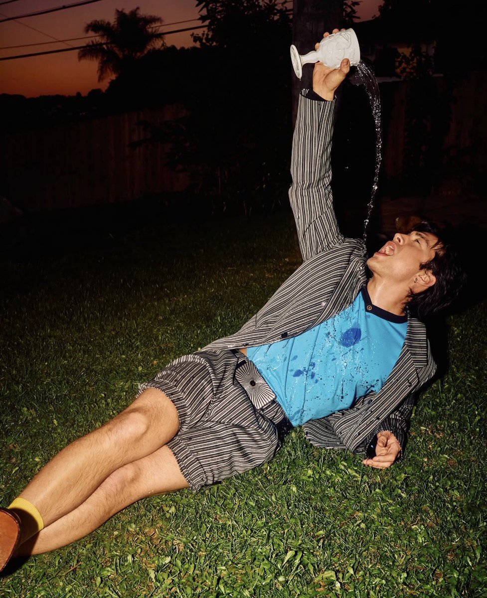 PopCrave's tweet image. Hudson Williams for Wonderland.

📸: Davis Bates