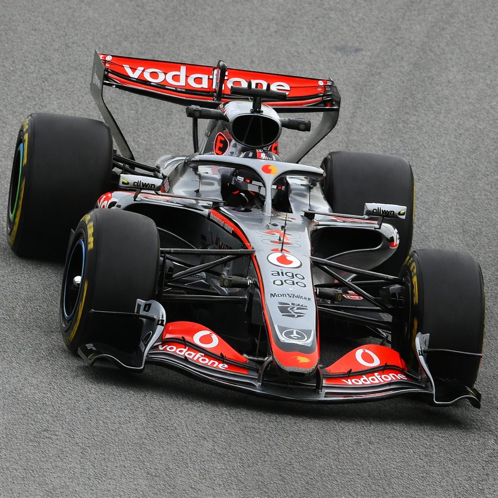 stillobservr's tweet photo. @F1 how sick this car would look like if it had the vodafone mclaren mercedes livery. https://t.co/yGCb0RPPv3