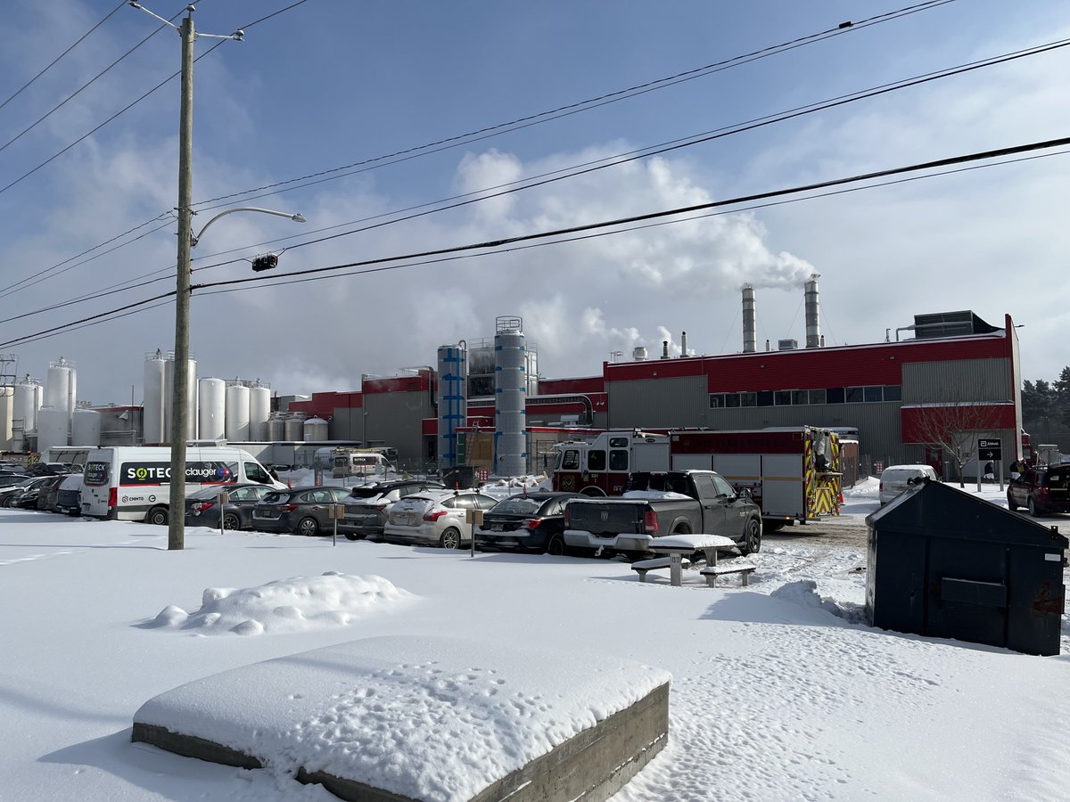 CThibodeau_'s tweet photo. Début d’incendie vite maîtrisé en fin d’avant-midi chez Lactalis à ⁦@VilledeVicto⁩ https://t.co/BeZ3arZuph