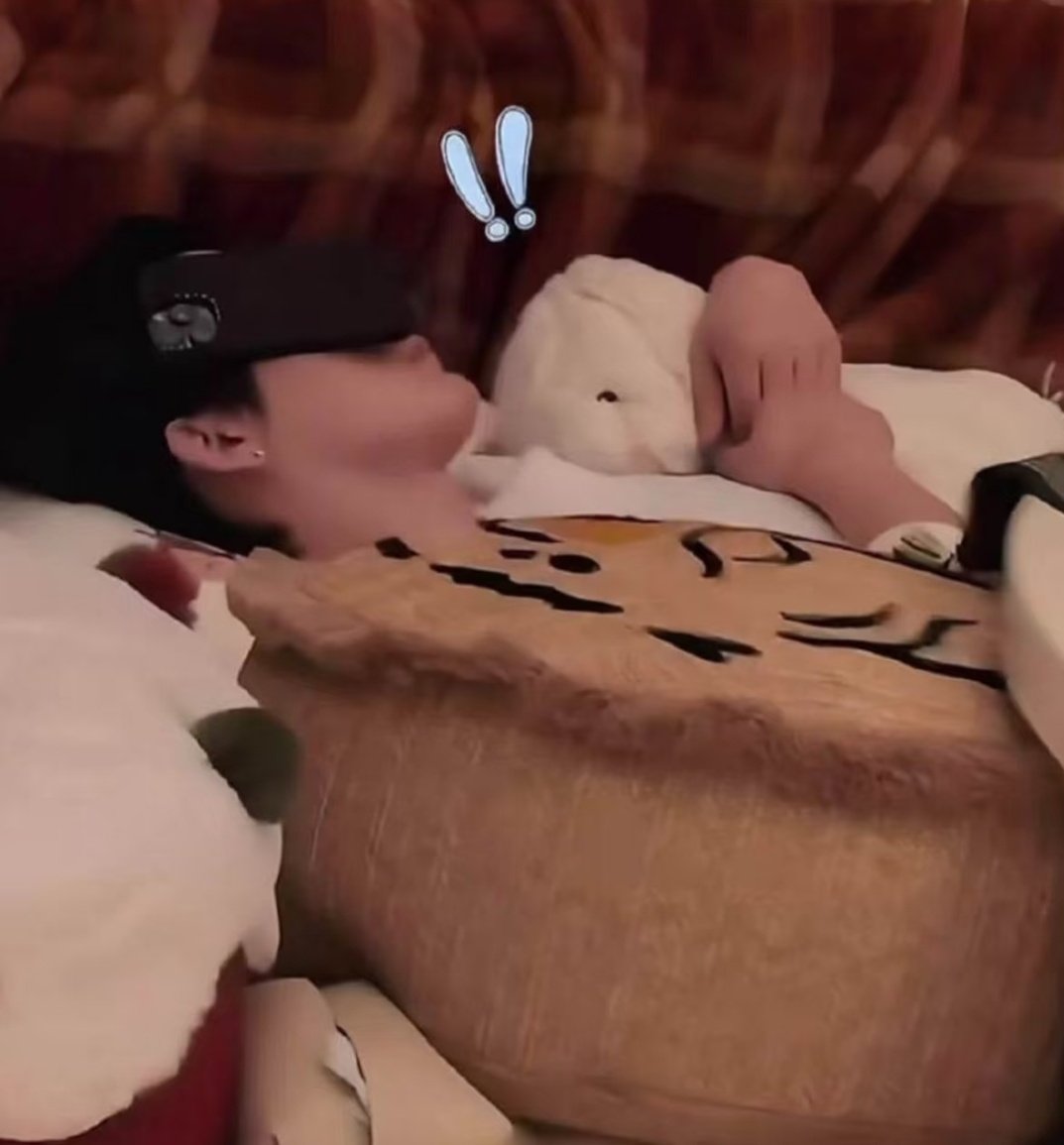 yhxtella's tweet image. He loves collecting rabbits and the rare ones seem to love him back. 🐇