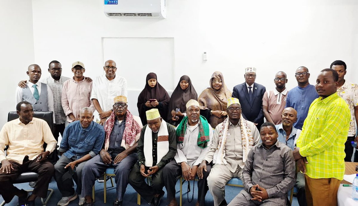 Interna31461400's tweet photo. Thanks UNTIMIS  OHCHR office for the 3 days Human Rights Training Workshop and Consultation for the Somali Bantu Community Representatives on the Engagement with National, Regional, and International Human Rights Institutions, Mechanisms. https://t.co/NGw9wwy4JQ