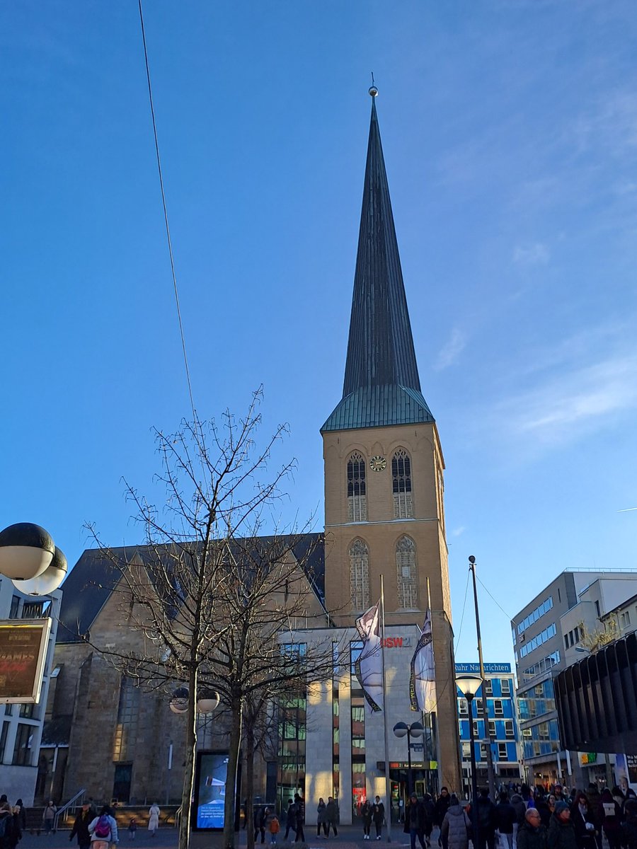 Einen schönen Abend wünsche ich Euch, macht ihn Euch schön und genießt etwas die Zeit ☀️ 
Der Tag heute war eine ziemliche Herausforderung und morgen geht's damit weiter 🙄 Doch davon werd' ich mich jetzt nicht entmutigen lassen ... es kommen wieder bessere Tage 😉