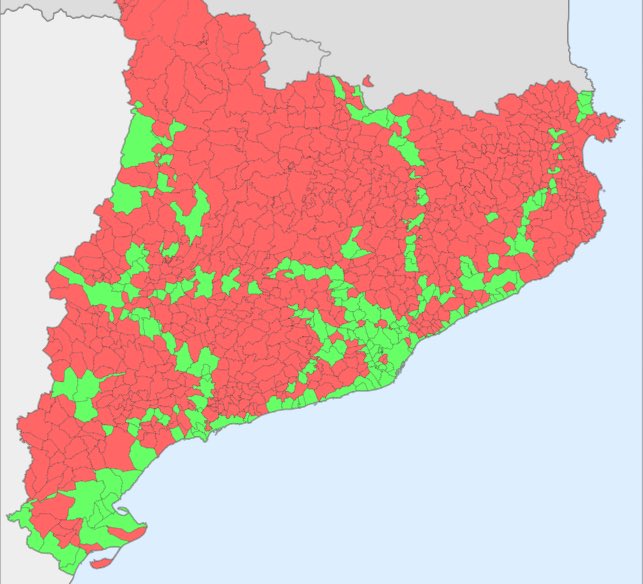 rubedabarniol's tweet image. En verd, municipis de Catalunya amb tren, en vermell, els que ni hi es ni s’espera. Això si que és un autèntic drama de país.