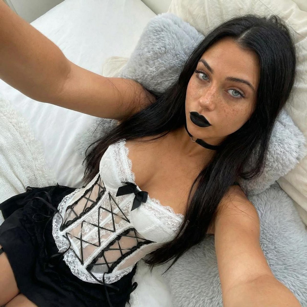 GothSophia 🖤 tweet media