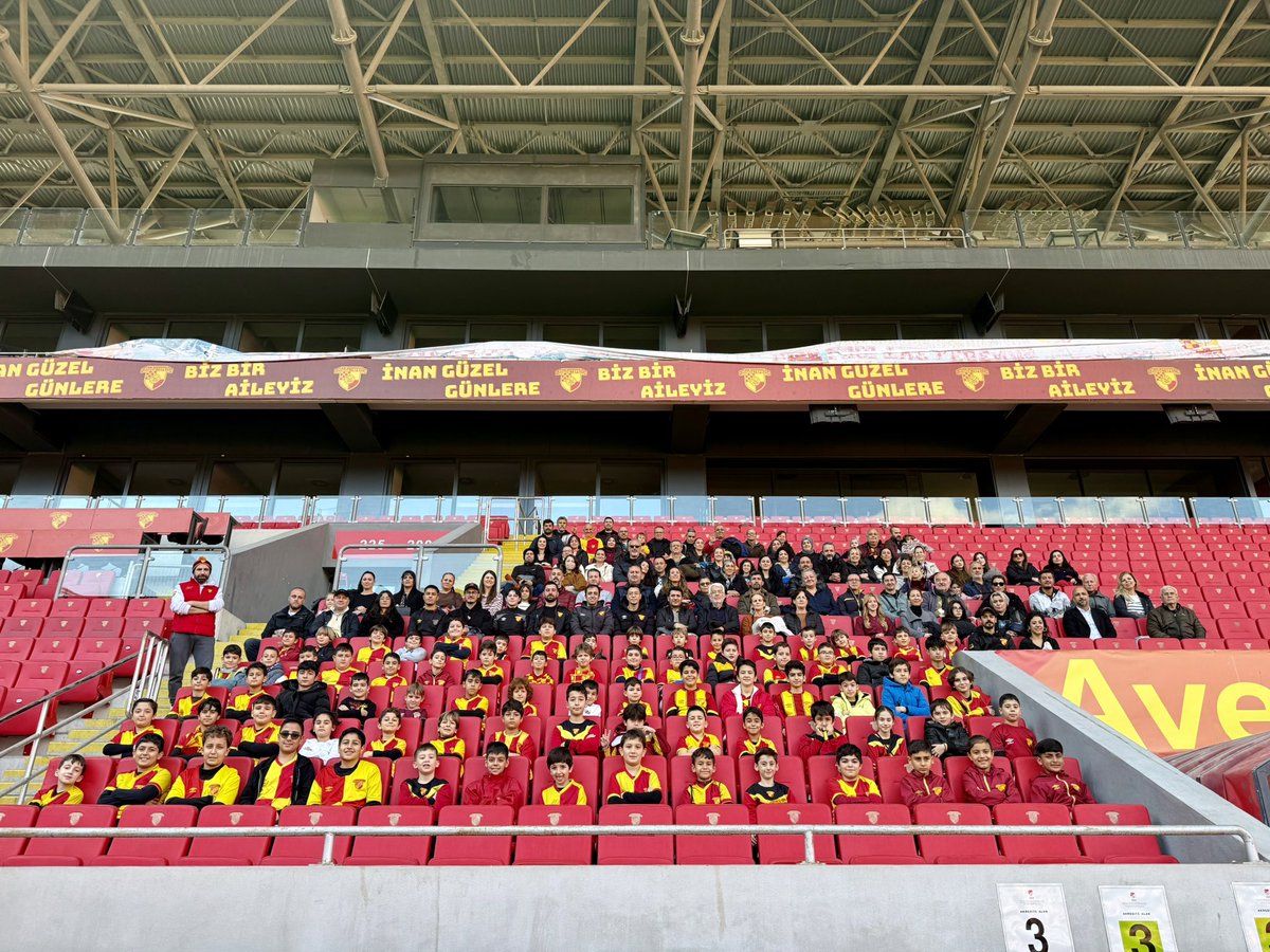 Göztepe Merkez Futbol Okullarımızın minikleri ISONEM Park Gürsel Aksel Spor ve Sağlıklı Yaşam Merkezi’ni heyecanla gezerken velilerimiz de miniklerimizle aynı heyecanı yaşadı 💛❤️

#GöztepeFutbolOkulları #GöztepeninGel