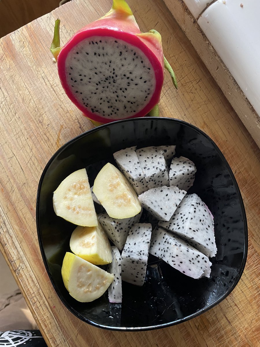 Calikeo's tweet image. 😏