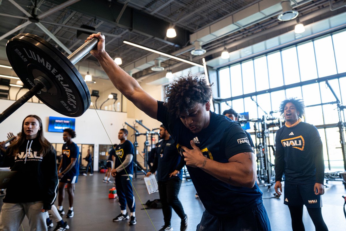 NAU_Football's tweet image. While you’re awaking, we’re already working 💪

#RaiseTheFlag | #BigSkyFB