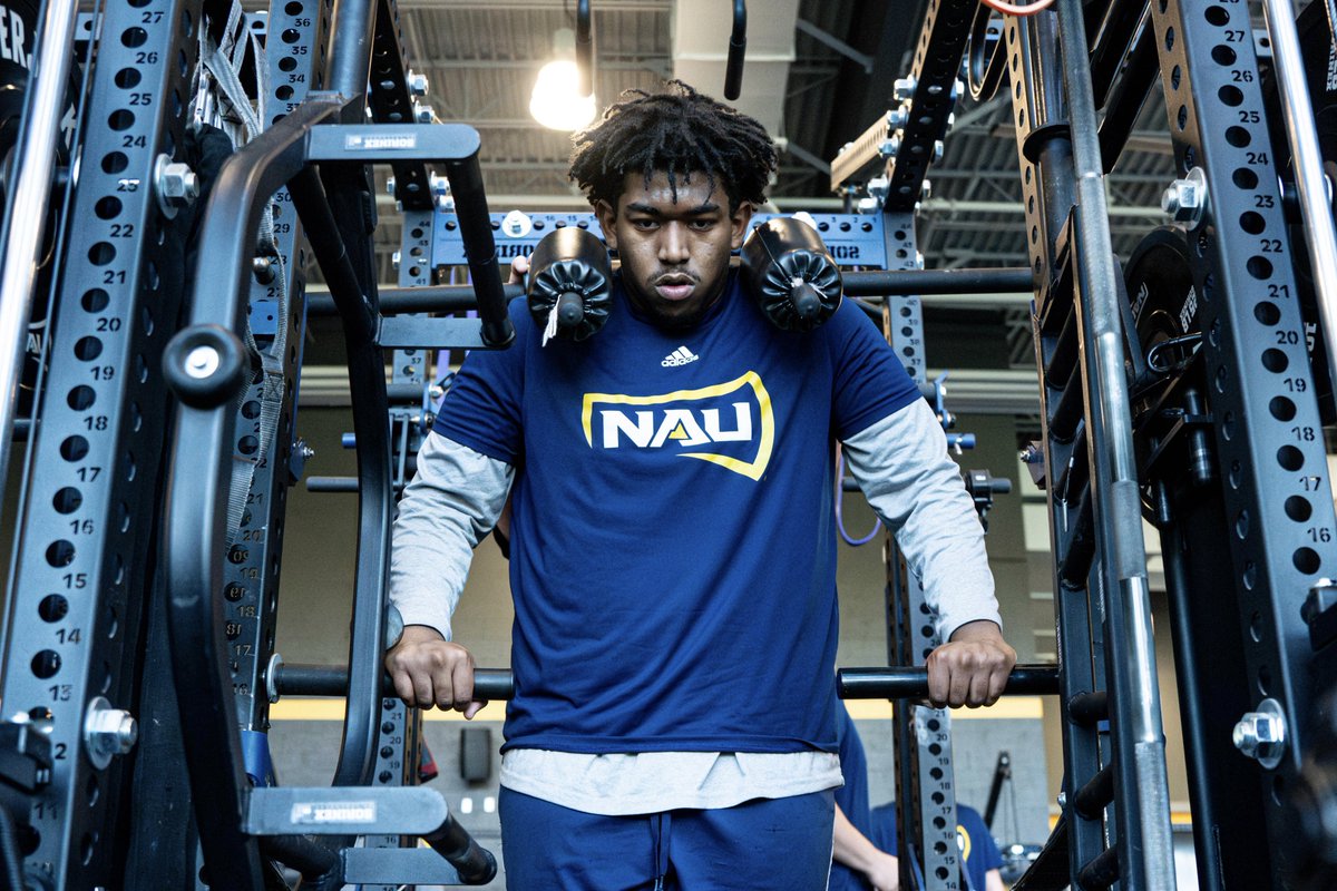 NAU_Football's tweet image. While you’re awaking, we’re already working 💪

#RaiseTheFlag | #BigSkyFB