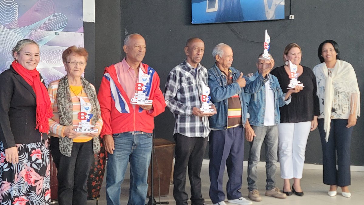 Celebra el 87 aniversario la <a href="/ctc_cienfuegos/">CTC Cienfuegos</a> con el reconocimiento de quienes patentiza y la labor y trabajo sindical en la unidad de #PorCubaJuntosCreamos 
#CienfuegosXMasVictorias <a href="/Colina_CTCuba/">Miguel Colina</a> <a href="/Mayte_yera78/">Mayte</a> <a href="/ArletyBarazal/">Arlety Barazal Gutiérrez 🇨🇺</a>