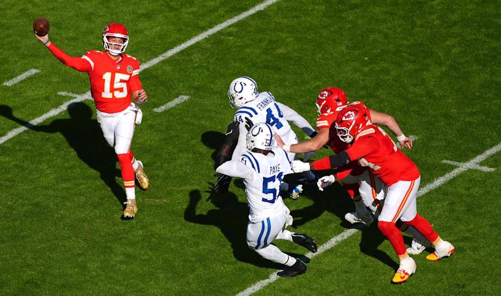 Travis Kelce Photos tweet media