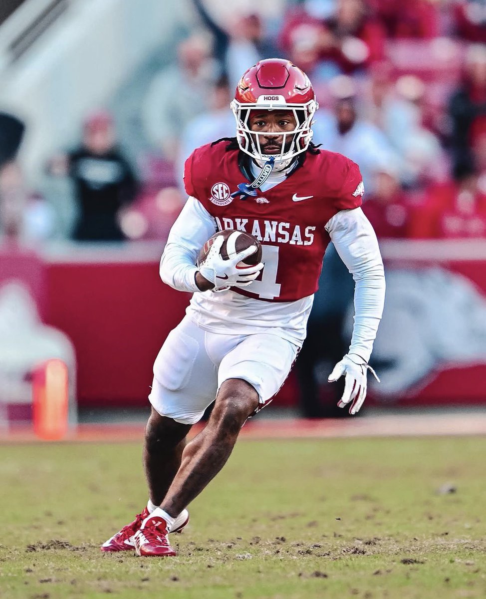 JeremiahD2027's tweet image. #AGTG After a great conversation with @CoachYACJohnson &amp;amp; @RSilverfield I am  extremely blessed to receive my 27th D1 🅾️ffer from my HOMESTATE #WooPig 🐗🙏🏾

Thanks to my family, coaches, and teammates for helping me. 
#ReptheM 

@TateBenton @ArRecruitingGuy @DannyWest247