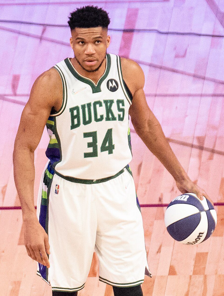 BroadSTPod's tweet image. With Giannis Antetokounmpo officially “Open to a new home” (per Shams)…

Would you trade a premier young talented player like VJ Edgecombe plus multiple 1st’s for the all-time power forward?

I say no initially, but I feel like I could be talked into it

Thoughts?

#NBA