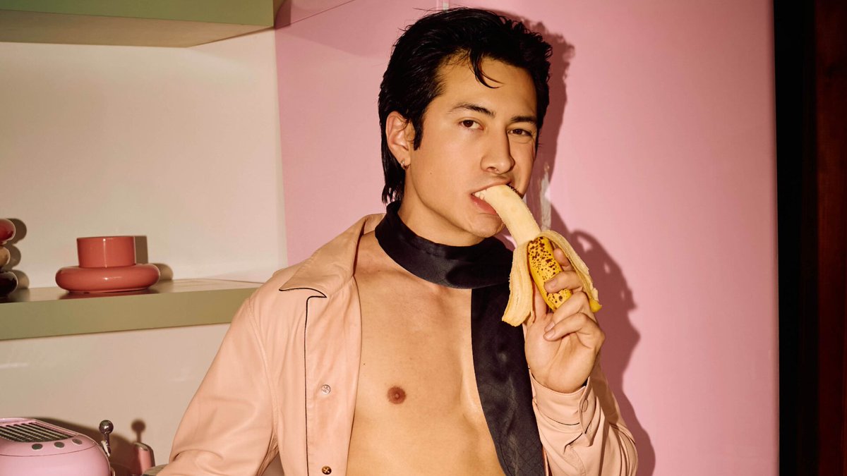 hudsonwupdates's tweet image. Hudson Williams on what he didn't expect when rising to fame (via @wonderlandmag)

"I didn’t think there would be as many disrespectful people as there are. And vice versa, I didn’t think there would be as many respectful people as there are. I thought everyone would just be…