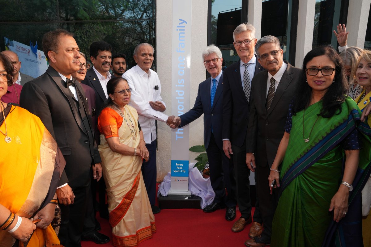 Rotary International tweet media