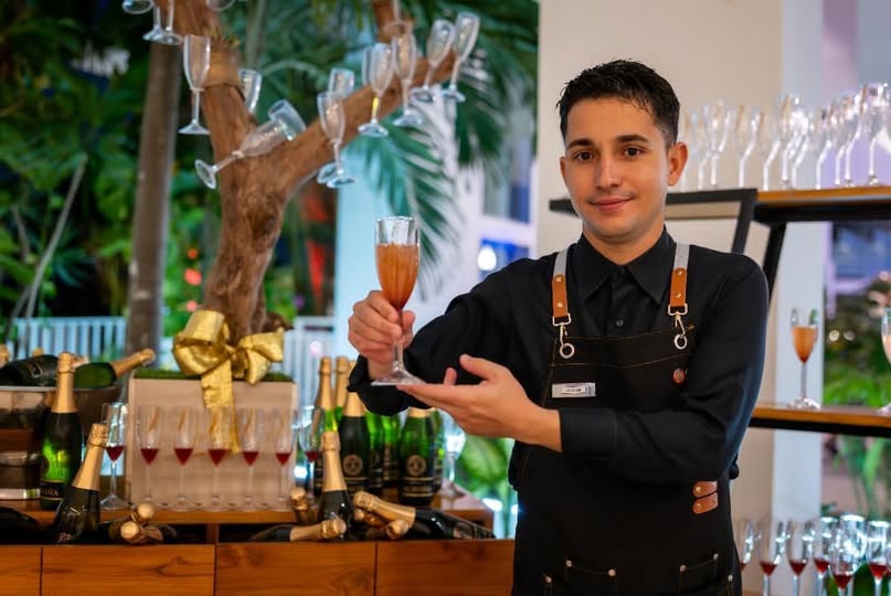 💙 Cada rostro refleja el compromiso y la pasión que hacen grande a Gaviota - Grupo de Turismo en #Varadero.
#NuestraGente #TeamGaviota