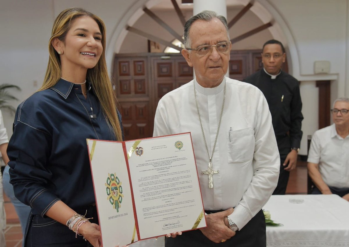 ¡Reafirmamos nuestro compromiso con la niñez del Cesar! 

✍️ La gobernadora <a href="/elviamilenasd/">Elvia Milena Sanjuan D</a> firmó el convenio de educación para zonas rurales dispersas, con la Diócesis de Valledupar. Son $28.843 millones destinados a garantizar que 6.236 estudiantes en 14 municipios  sigan